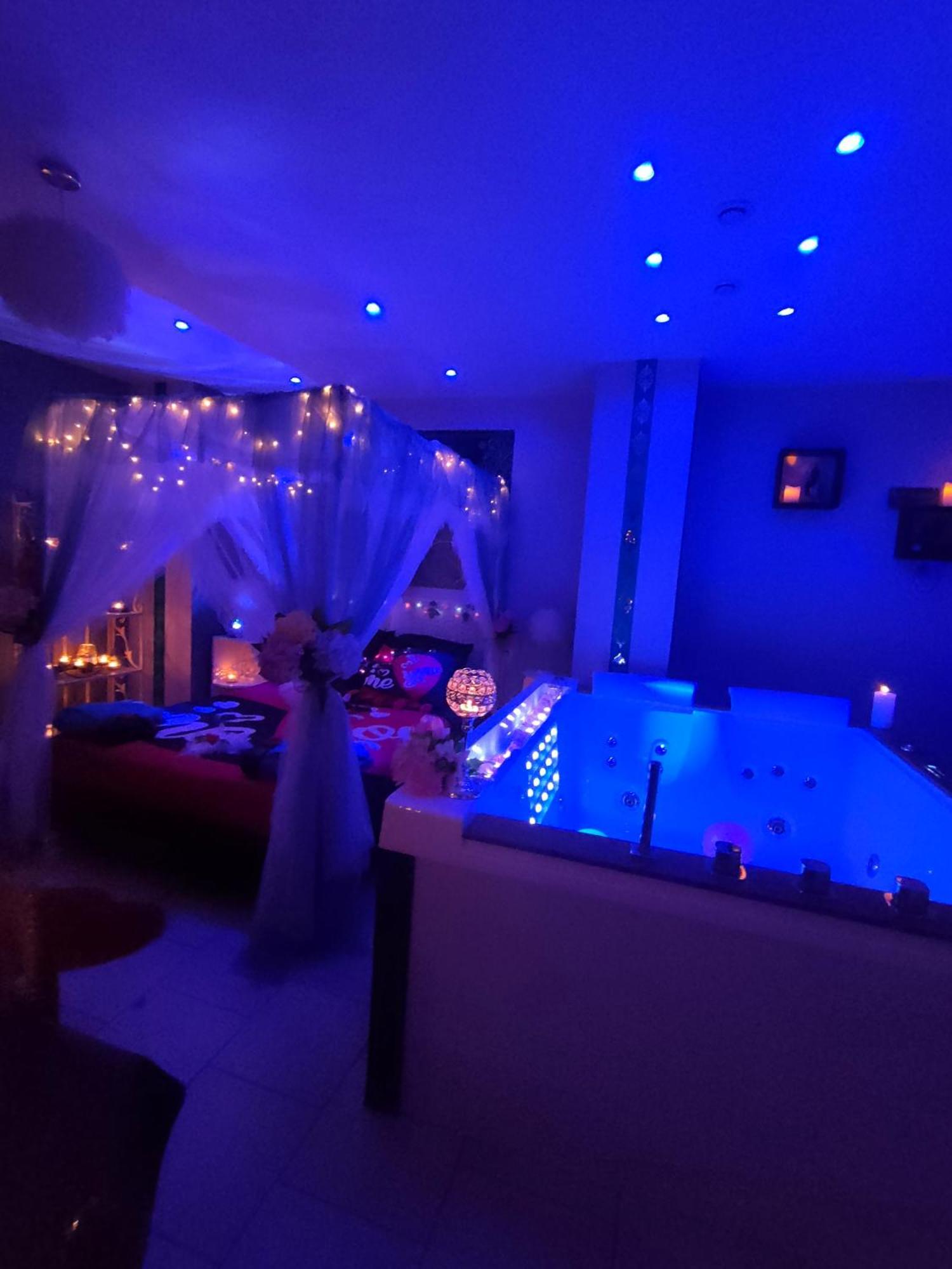 Loft Avec Baignoire Spa Lecrin Romantique Ochancourt Bagian luar foto